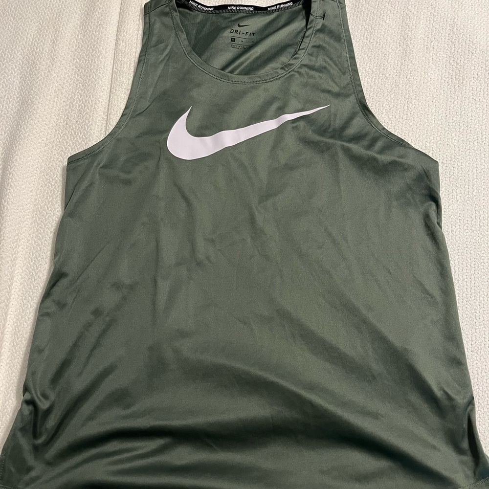 Nike tank